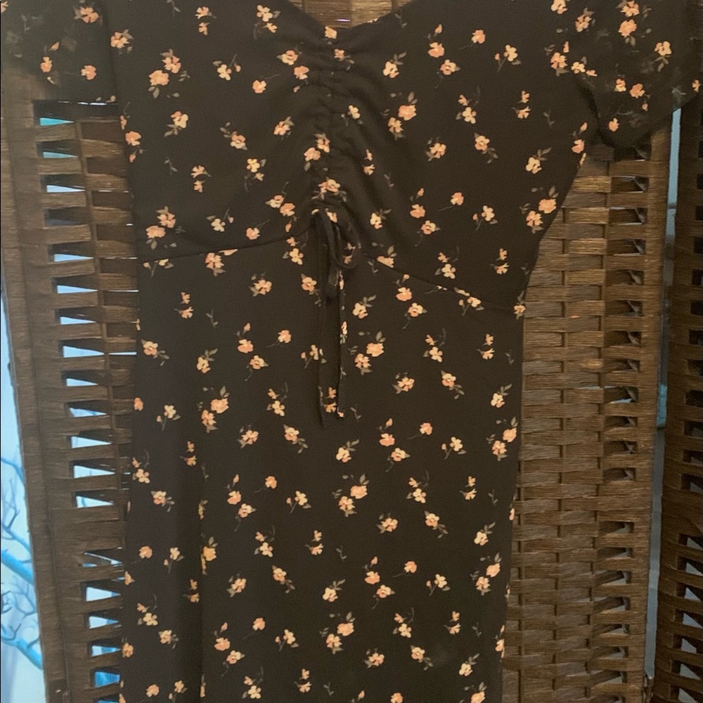 Mini dress super cute black w/flowers